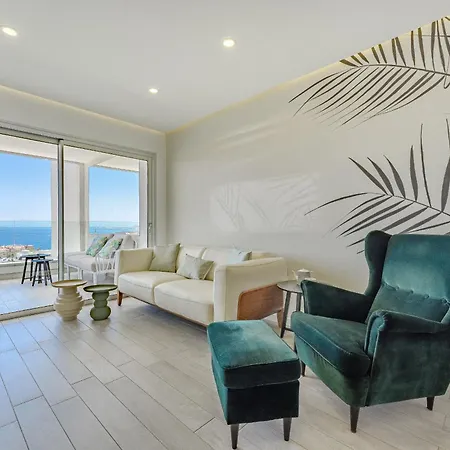 아파트 Sunrise Sea View Penthouse 아데제
