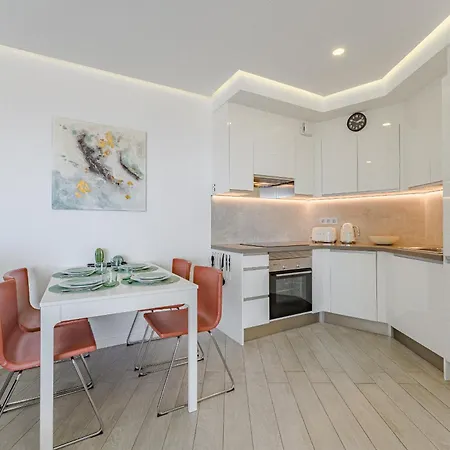 Appartamento Sunrise Sea View Penthouse With Airco & Heated Pool