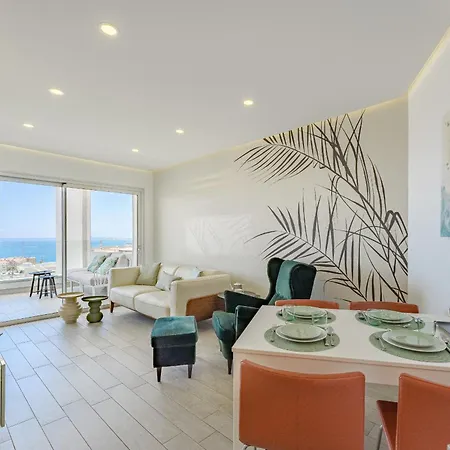 Sunrise Sea View Penthouse 公寓